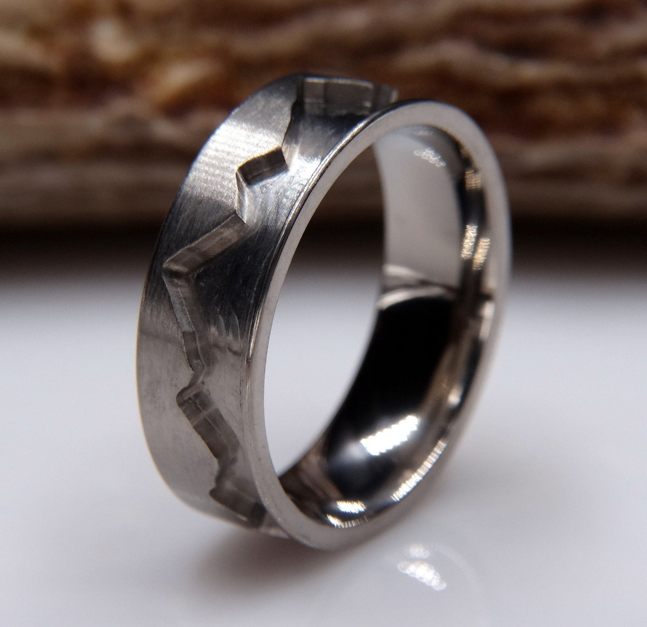 Men’s Mountains Titanium Ring